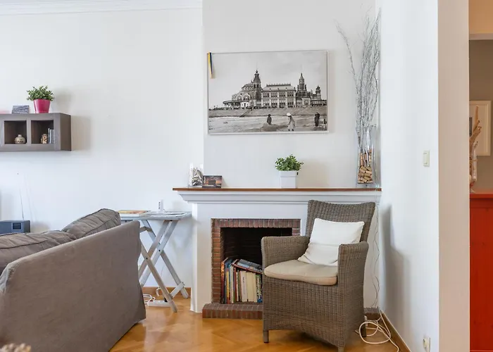 Lecomte - Coastal Escape 200 Apartment