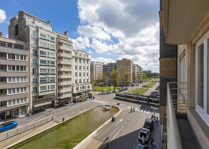 Lecomte - Coastal Escape 200 Apartment